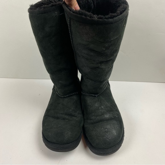 Ugg Classic Tall II Black Sheepskin Boots Winter Snow 5815 Women’s size 5 - Picture 2 of 8